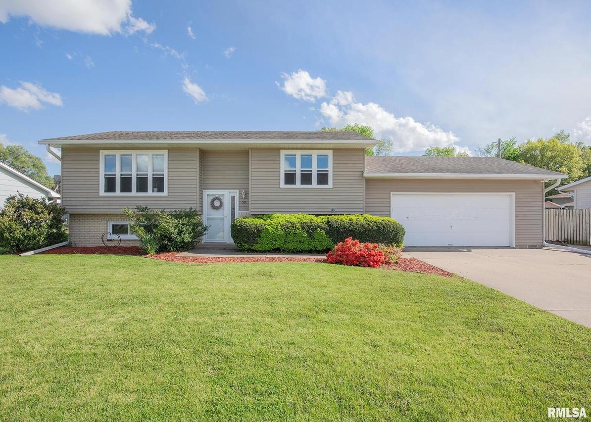 509 W 16th Ave., Coal Valley, IL