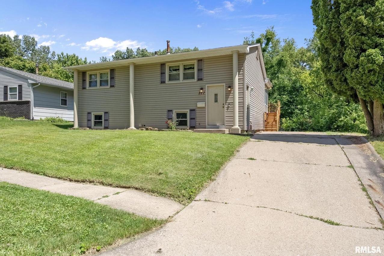 317 5th Street Ct., Silvis, IL 61282