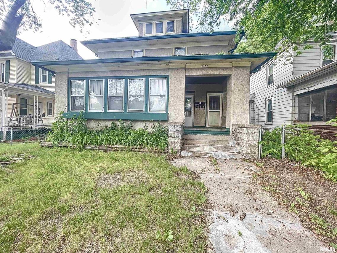 2407 6th Ave., Moline, IL