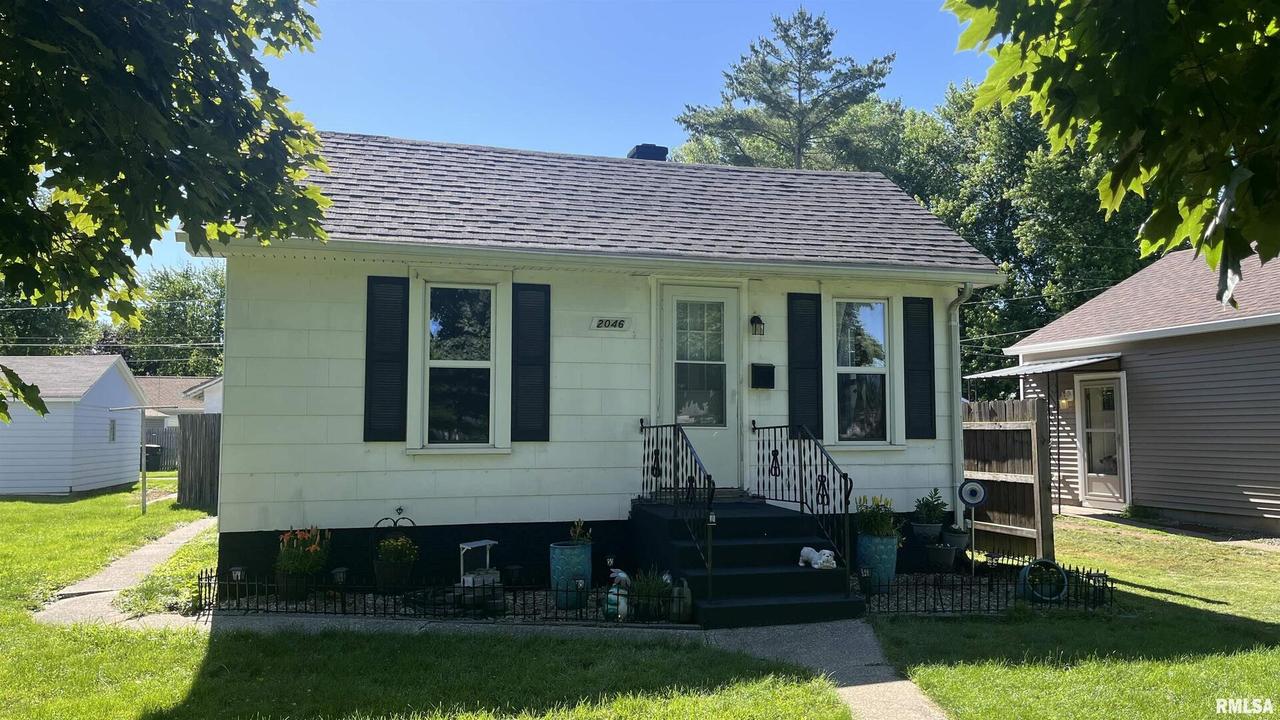 2046 36th St., Rock Island, IL 61201