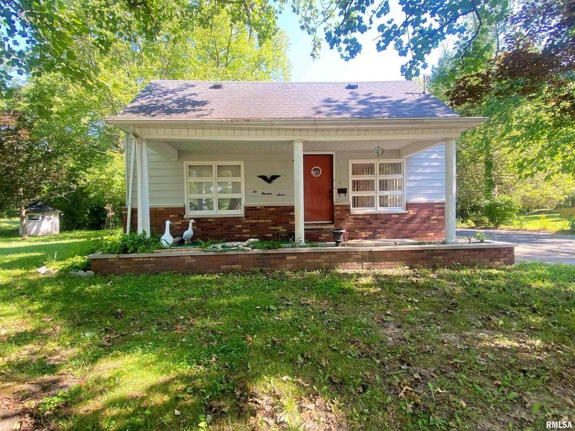 607 E Washington St., Christopher, IL 62822