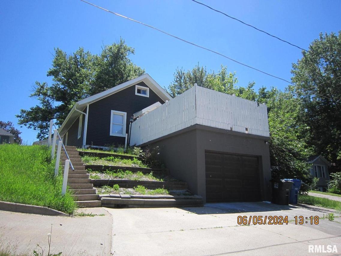 1860 18th Ave. #A, Moline, IL 61265