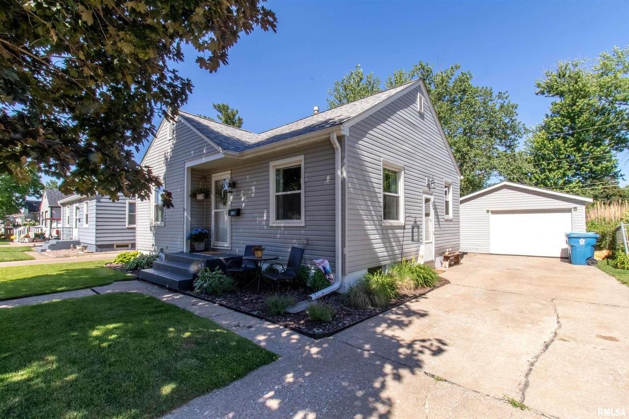 2318 4th St. #A, East Moline, IL 61244