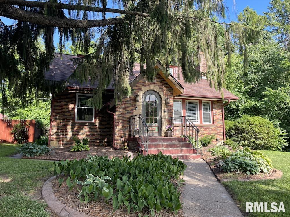 2407 38th St., Rock Island, IL 61201