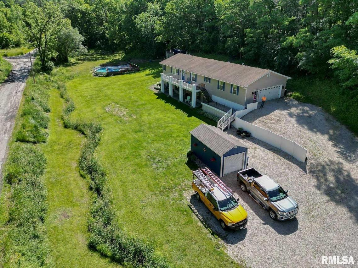 8804 N 217th St., Port Byron, IL 61275