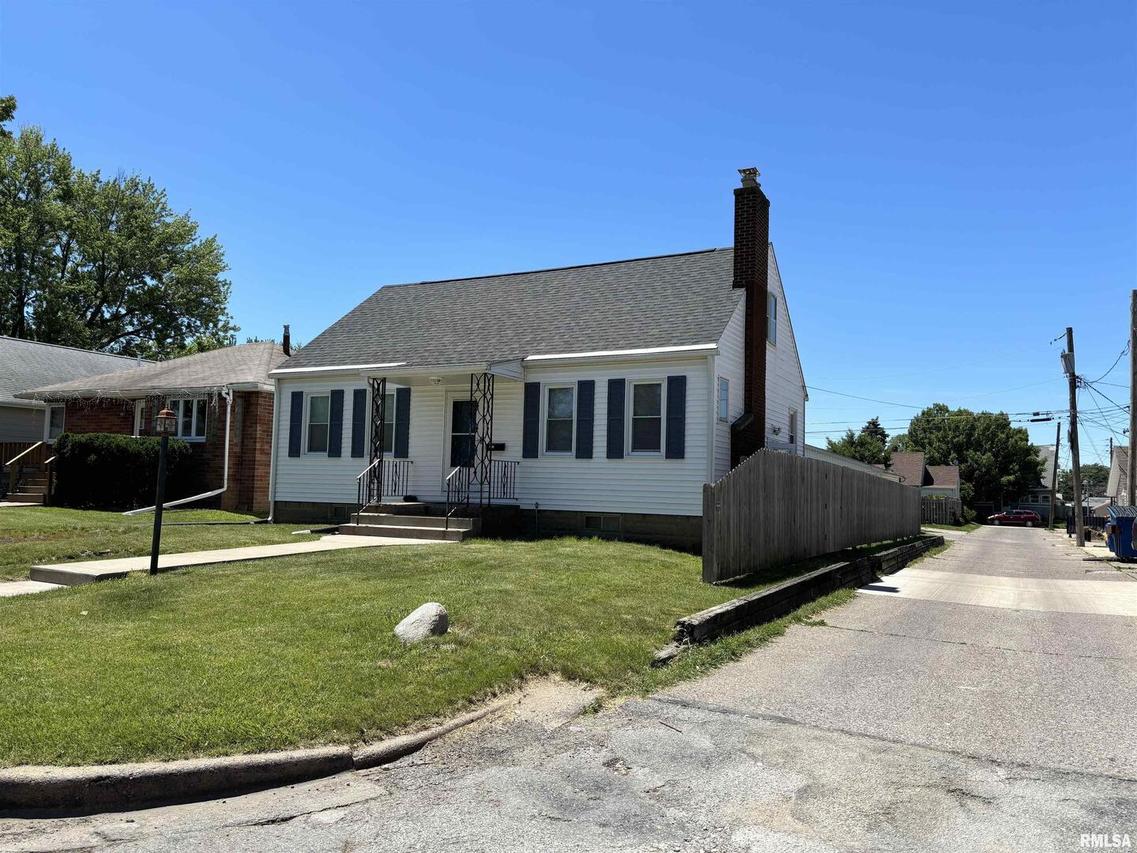 2317 29th St., Moline, IL 61265