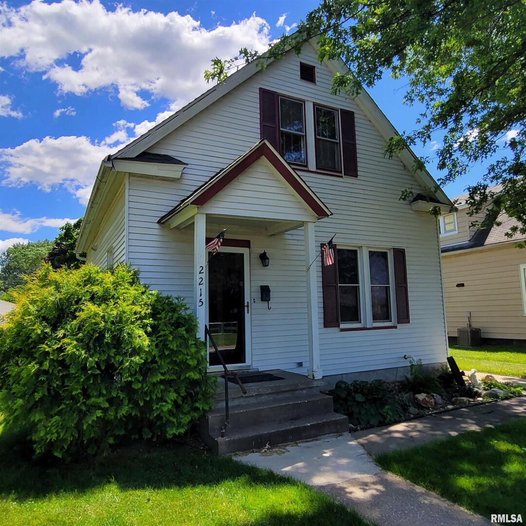 2215 16th St., Rock Island, IL 61201