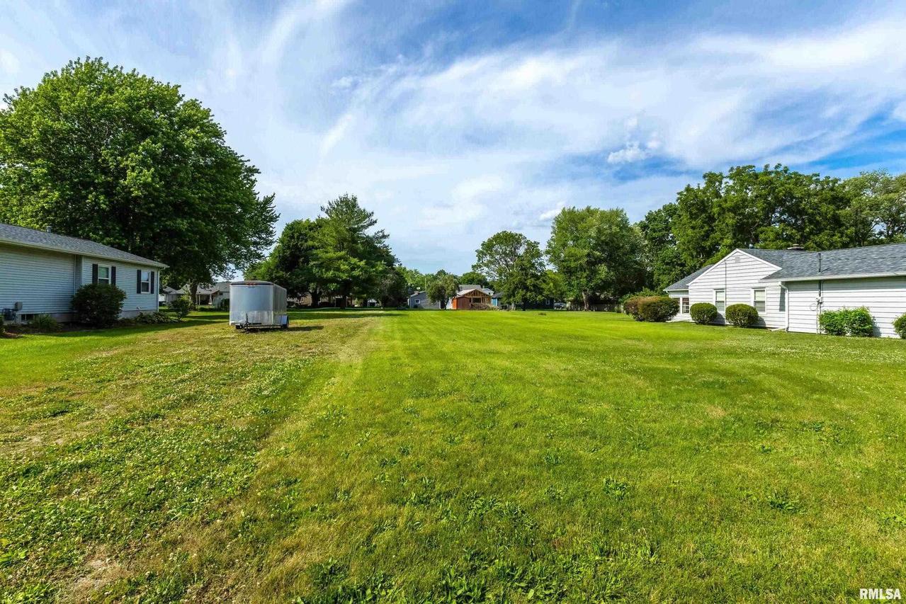 433 E South St., Geneseo, IL 61254