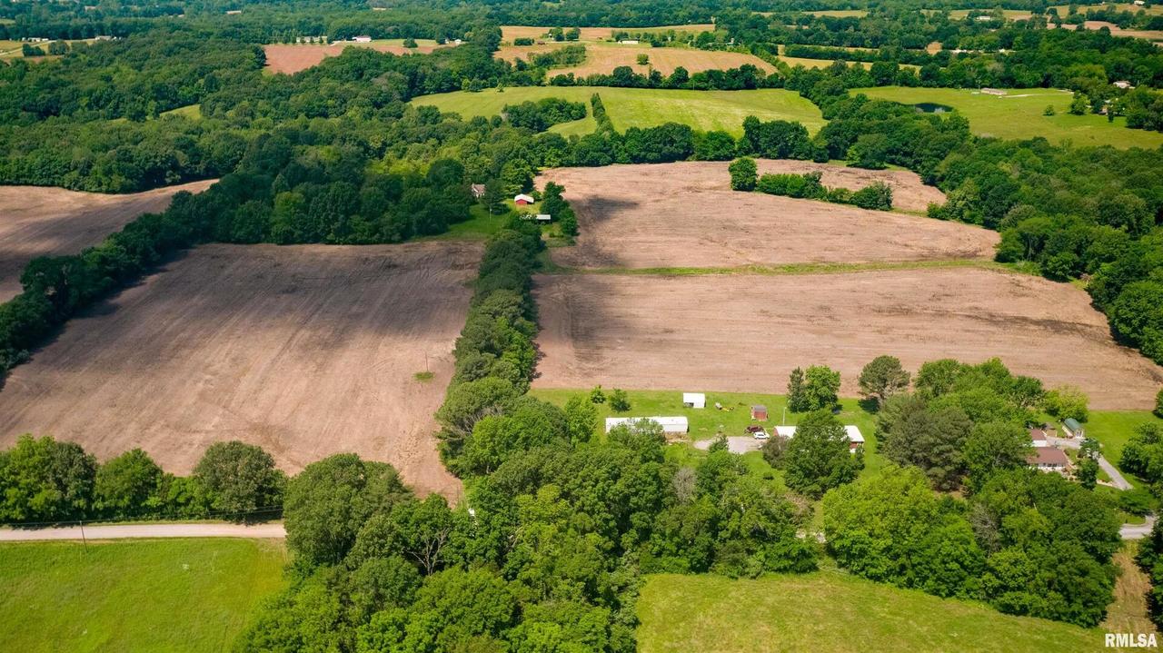 1385 Hummingbird Rd., Buncombe, IL 62912