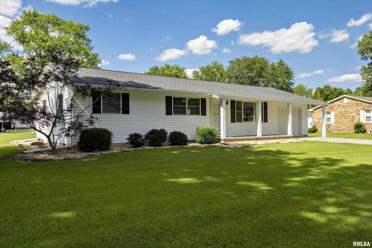 314 Red Row, Marion, IL 62959