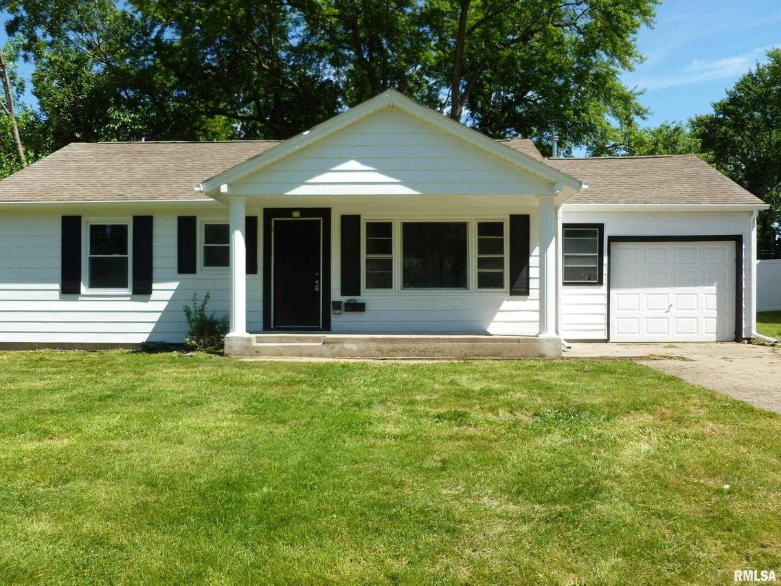553 Oaklawn Ave., East Moline, IL 61244