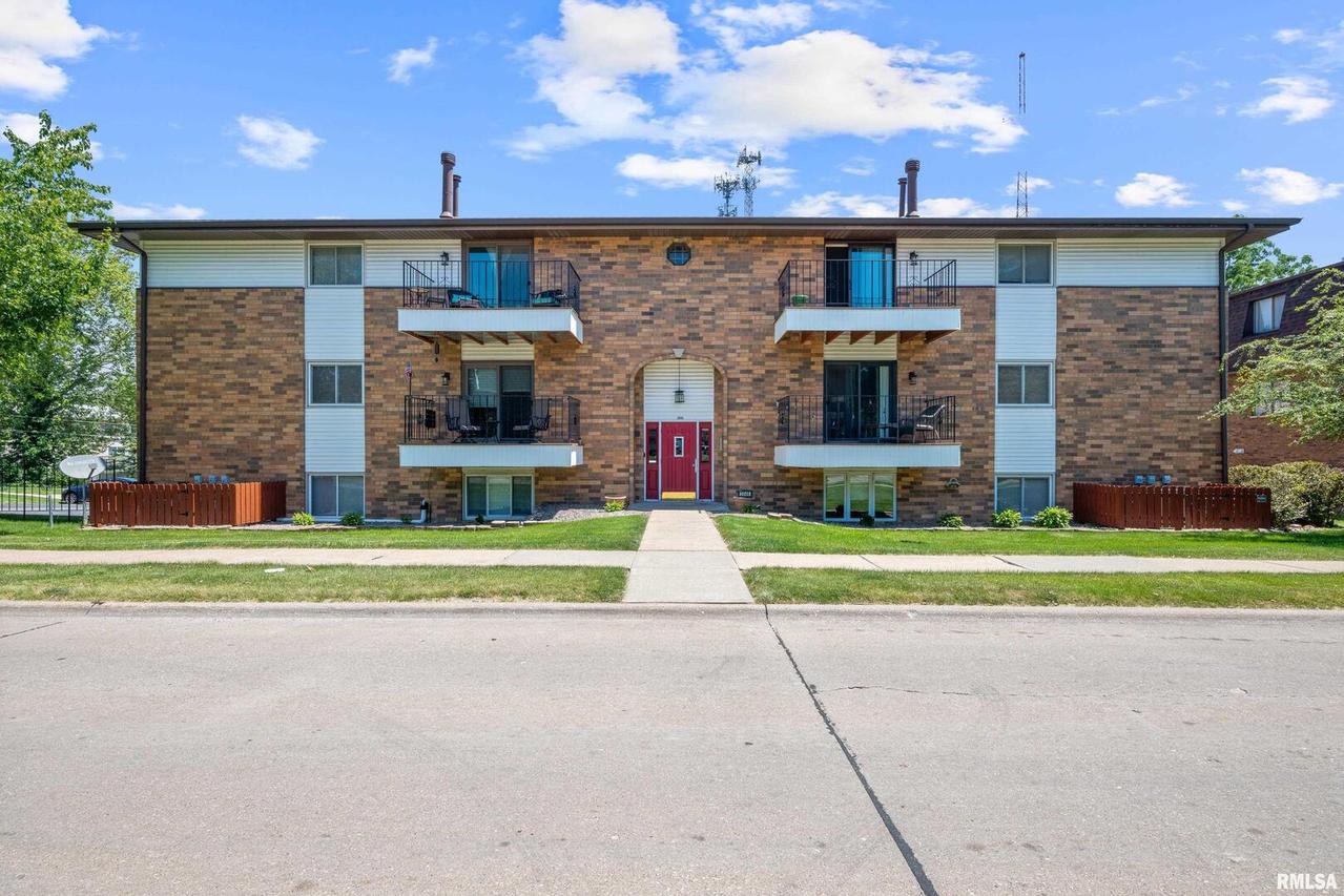 3046 4th St. #4, Moline, IL 61265