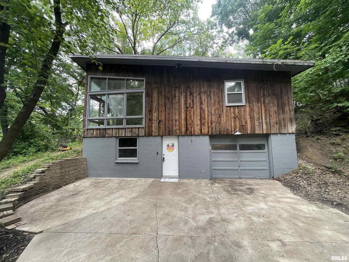 1220 31st Street Pl., Moline, IL