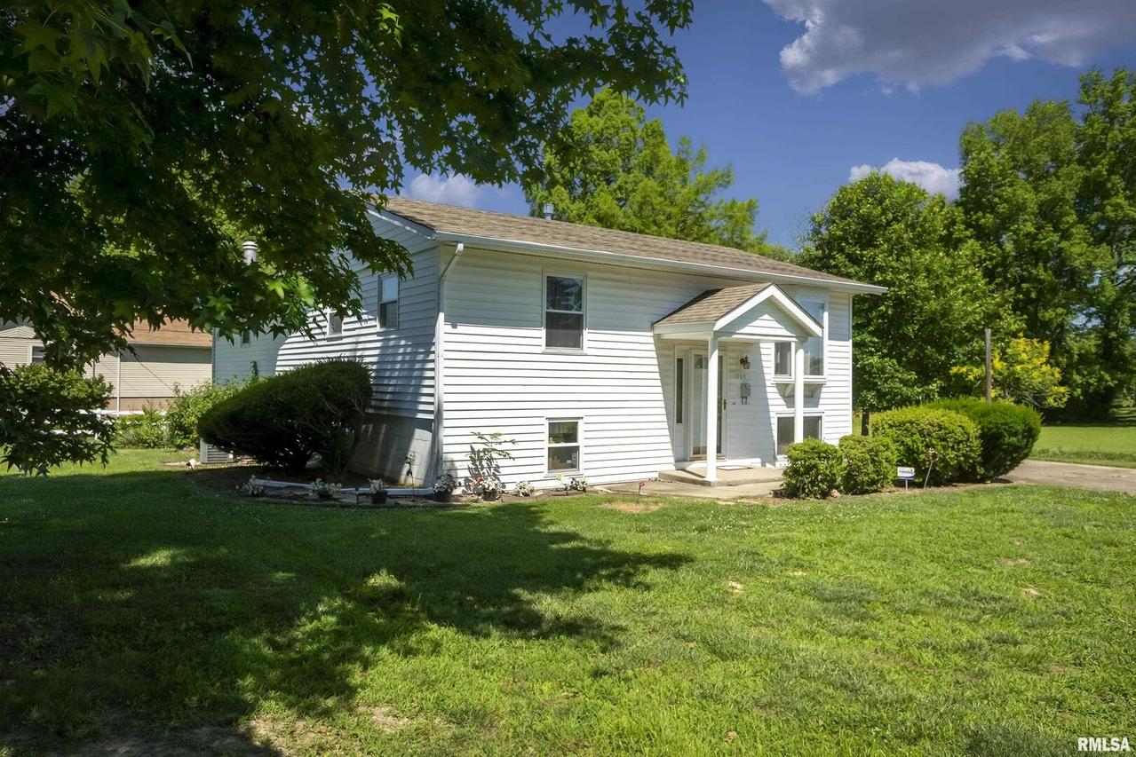1004 S Hadfield St., Marion, IL 62959