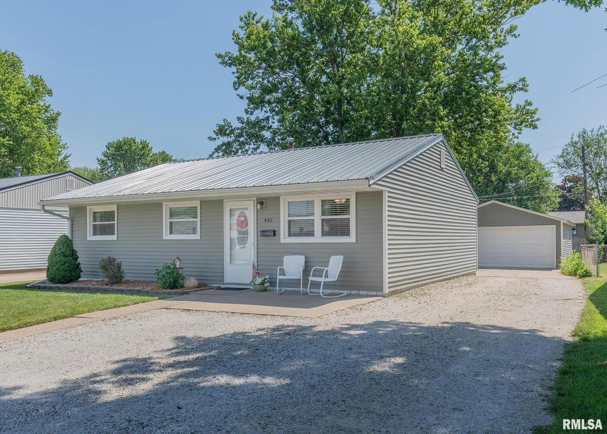 445 6th St., Milan, IL 61264