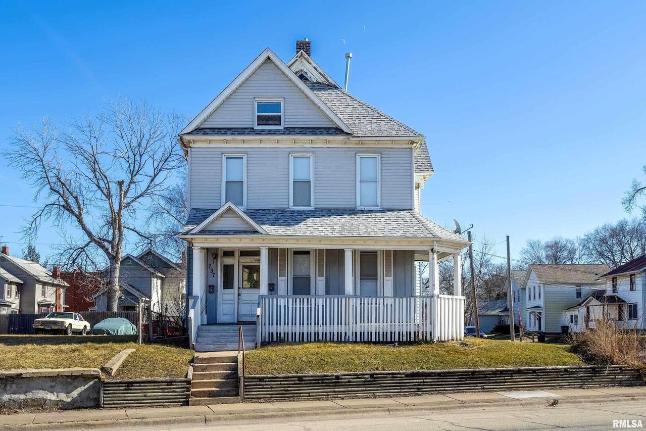 737 17th St., Rock Island, IL 61201