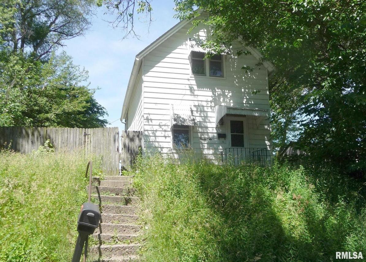 1306 26th St., Rock Island, IL 61201
