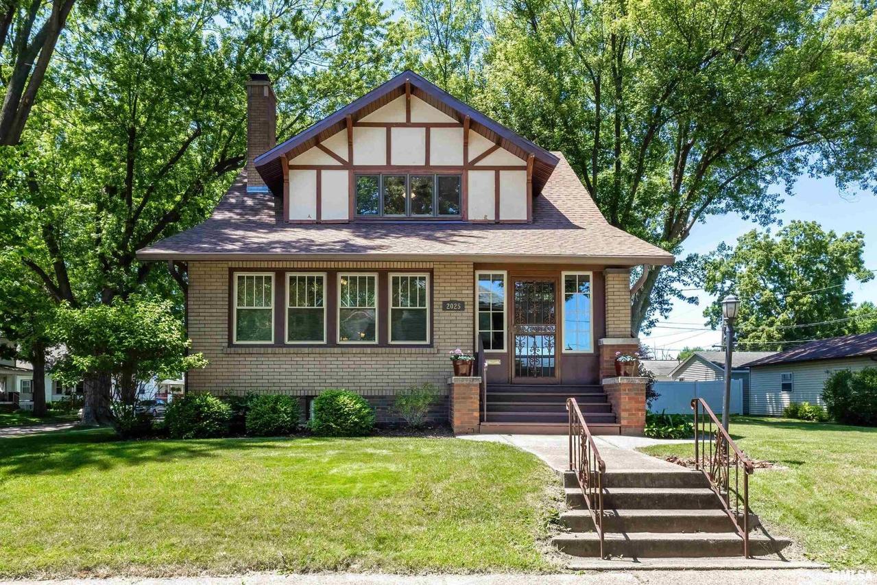 2025 5th St., Moline, IL 61265