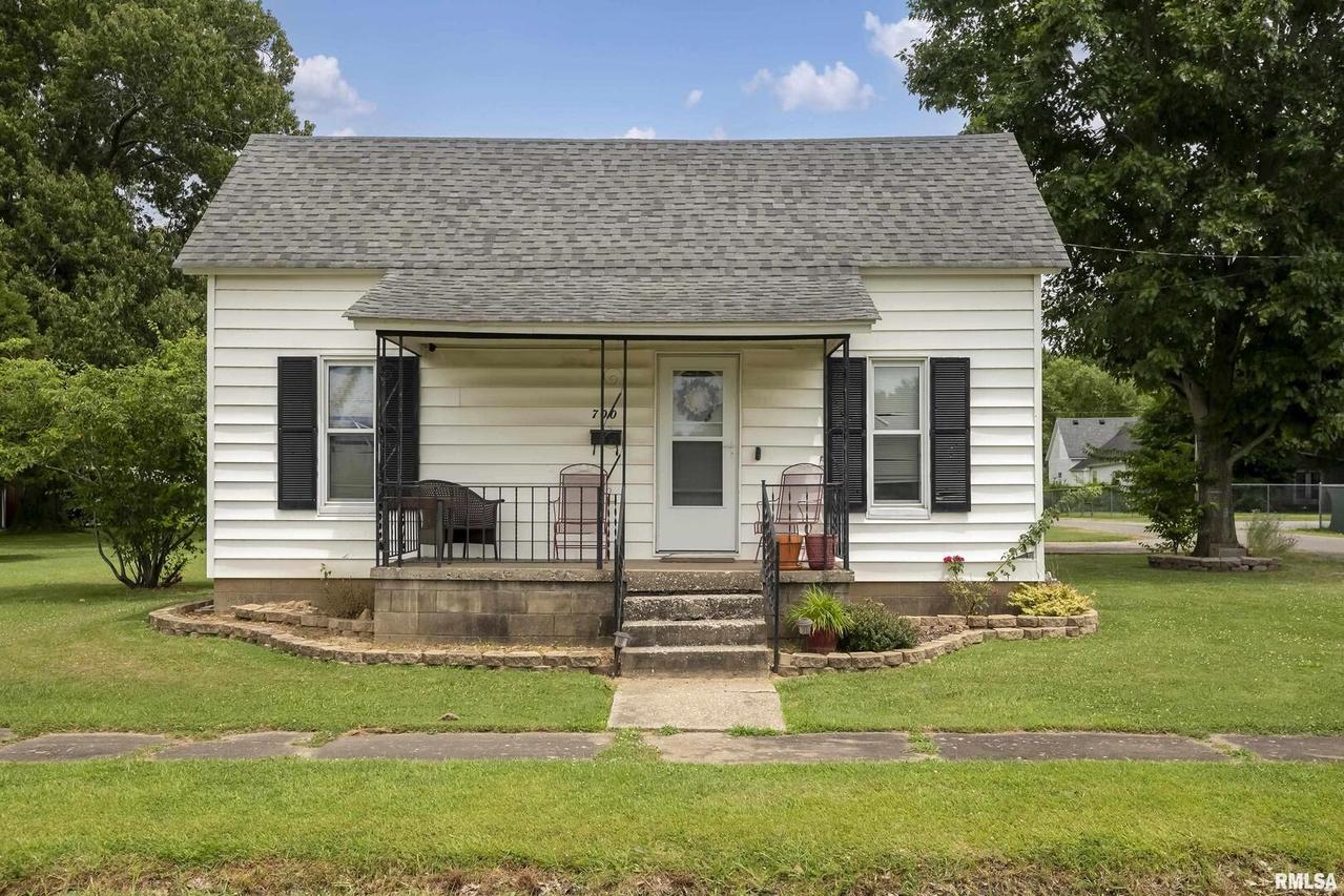 700 N 30th St., Herrin, IL 62948