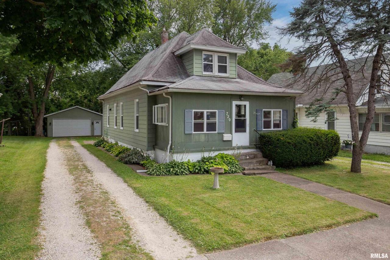 720 4th Ave., Silvis, IL 61282