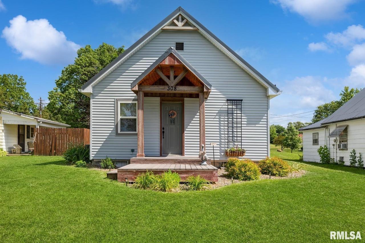 308 1st St., Matherville, IL 61263