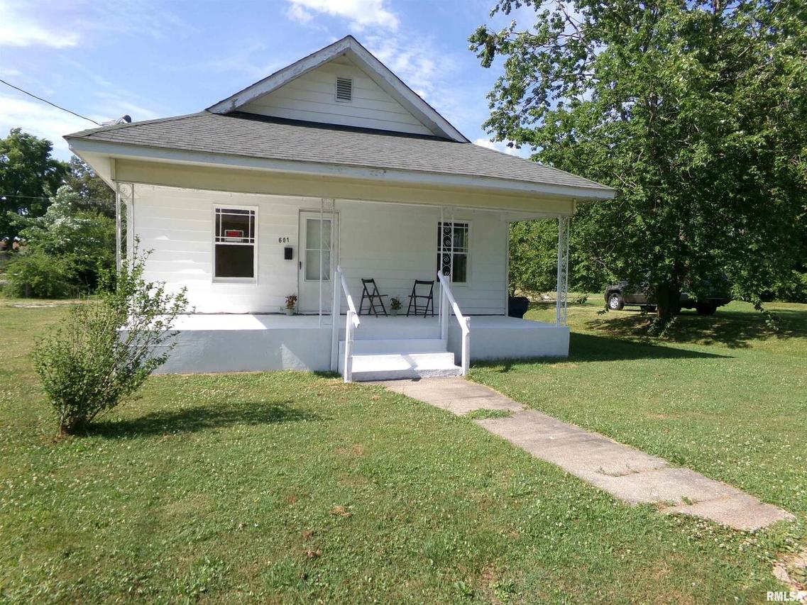 601 E 7th St., West Frankfort, IL 62896