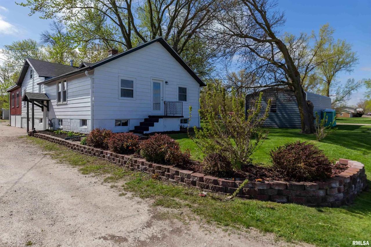 17116 Route 5, East Moline, IL 61244