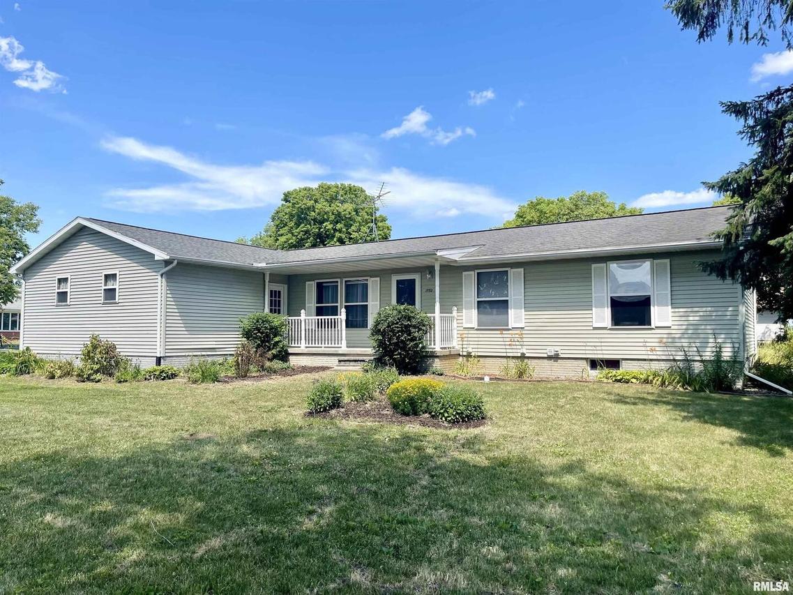 1752 Shutters St., Thomson, IL 61285