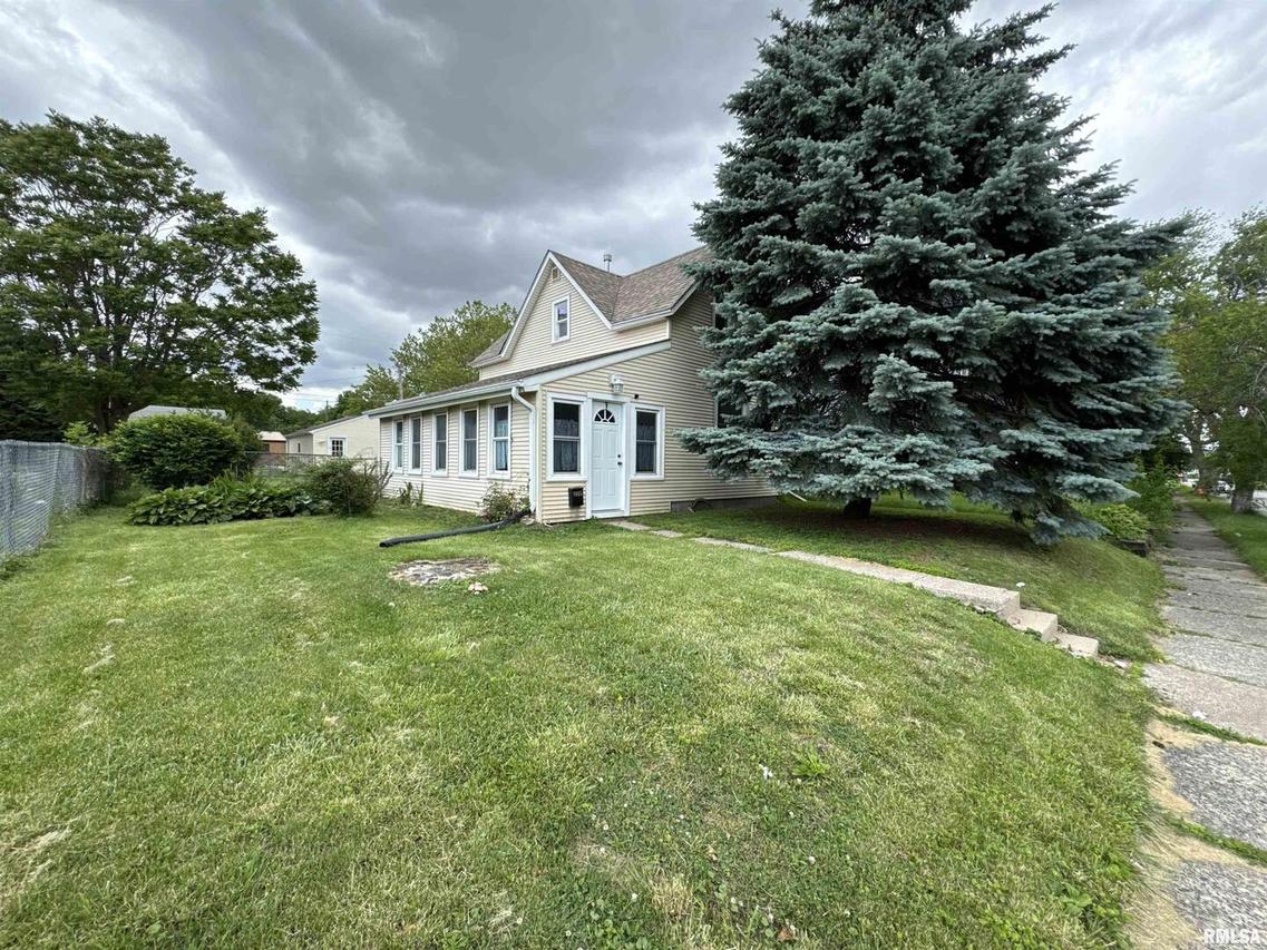 1845 2nd St., Moline, IL 61265