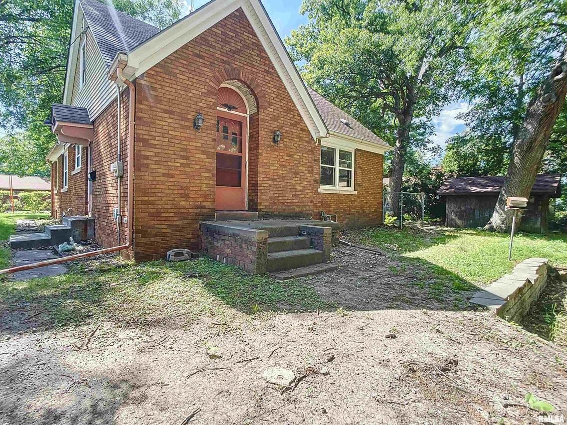 1833 7th St., East Moline, IL 61244