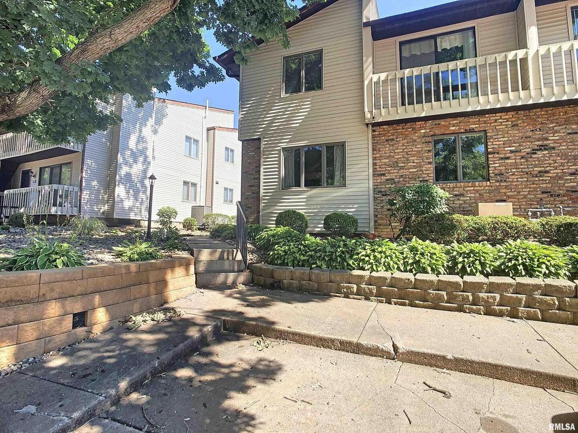 5901 36th Avenue Ct., Moline, IL 61265