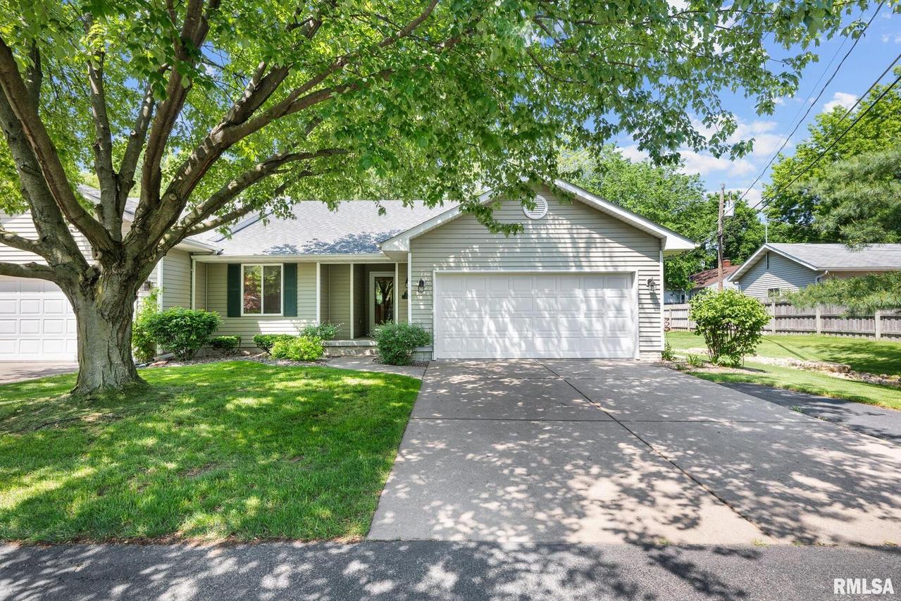 1741 25th Ave., Rock Island, IL 61201