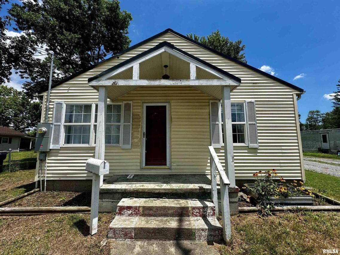 710 S Main St., Harrisburg, IL 62946