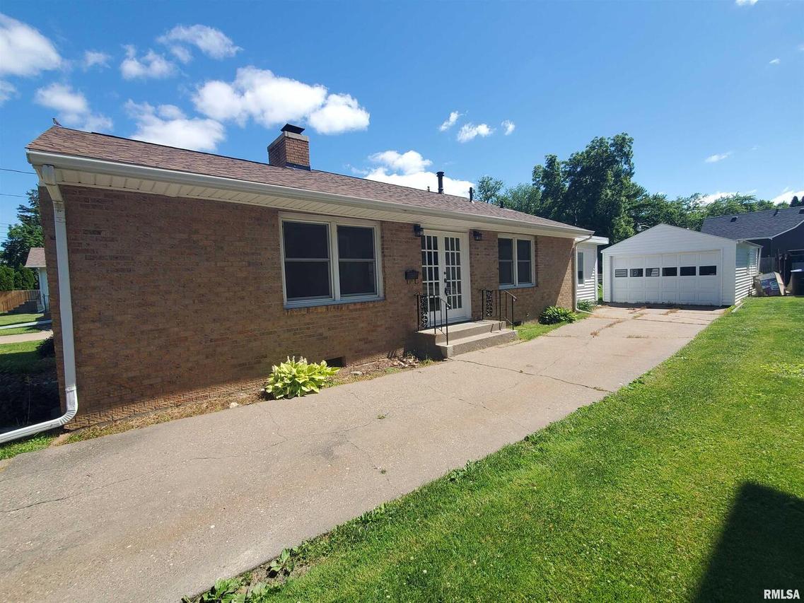 2251 32nd St., Rock Island, IL 61201