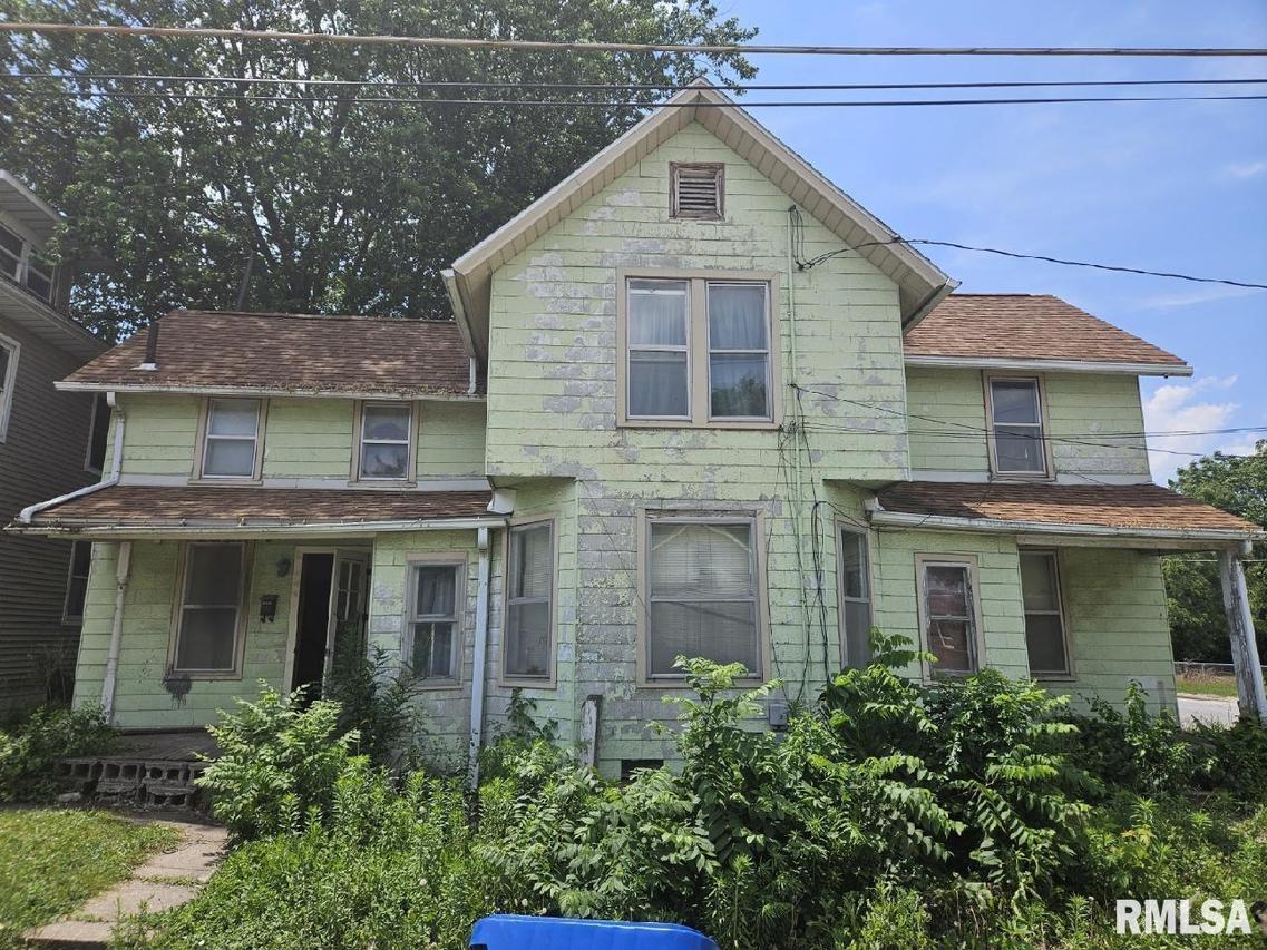 2440 4th Ave., Moline, IL 61265