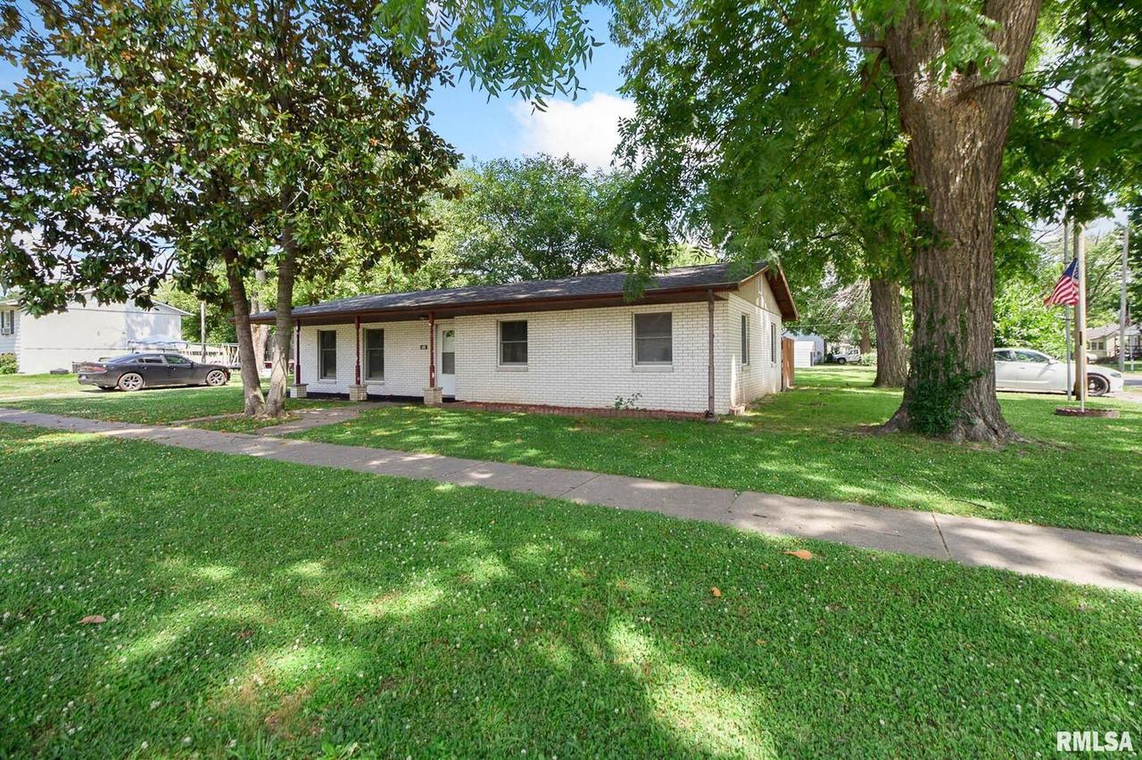 400 W Reed St., Duquoin, IL 62832