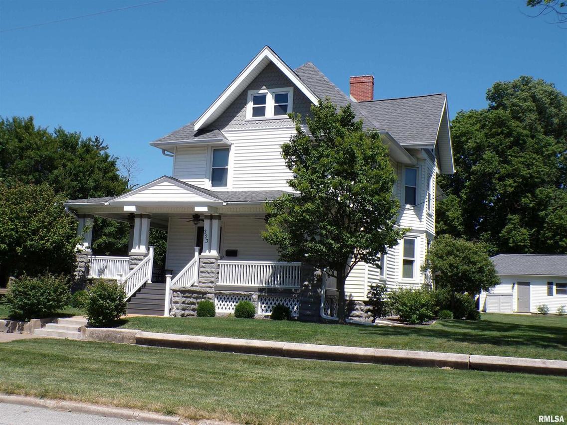 223 N C St., Monmouth, IL 61462