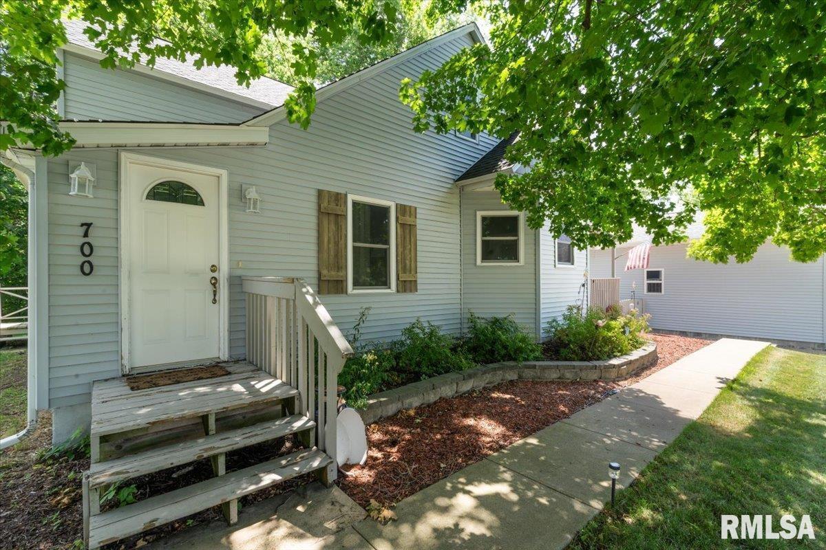 700 1st Ave., Sherrard, IL 61281