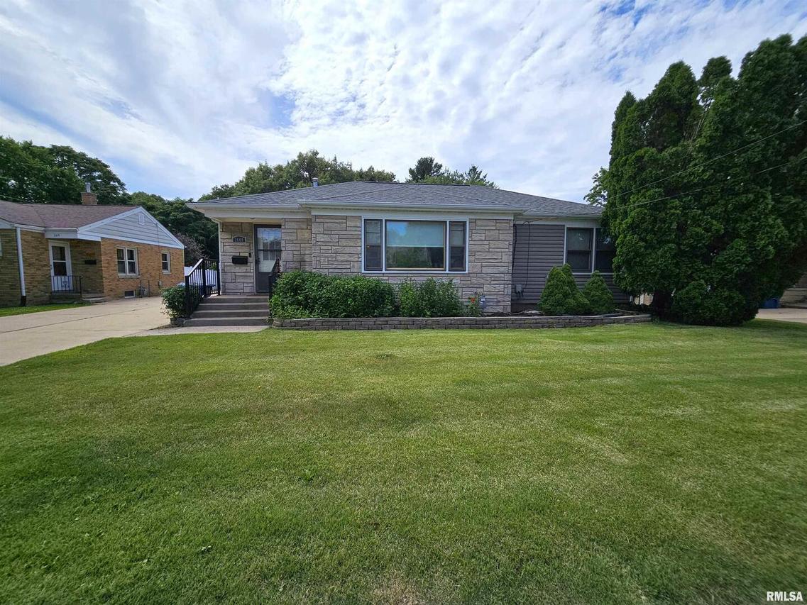 2609 7th St., East Moline, IL 61244