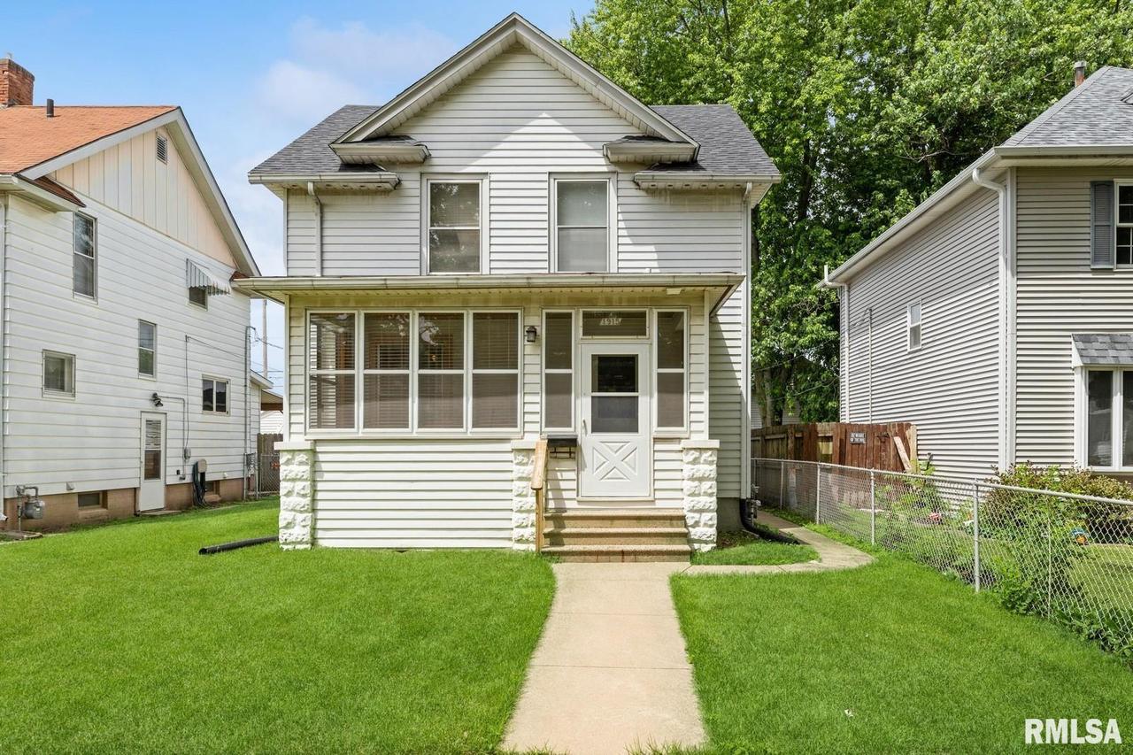 1915 3rd St., Moline, IL 61265