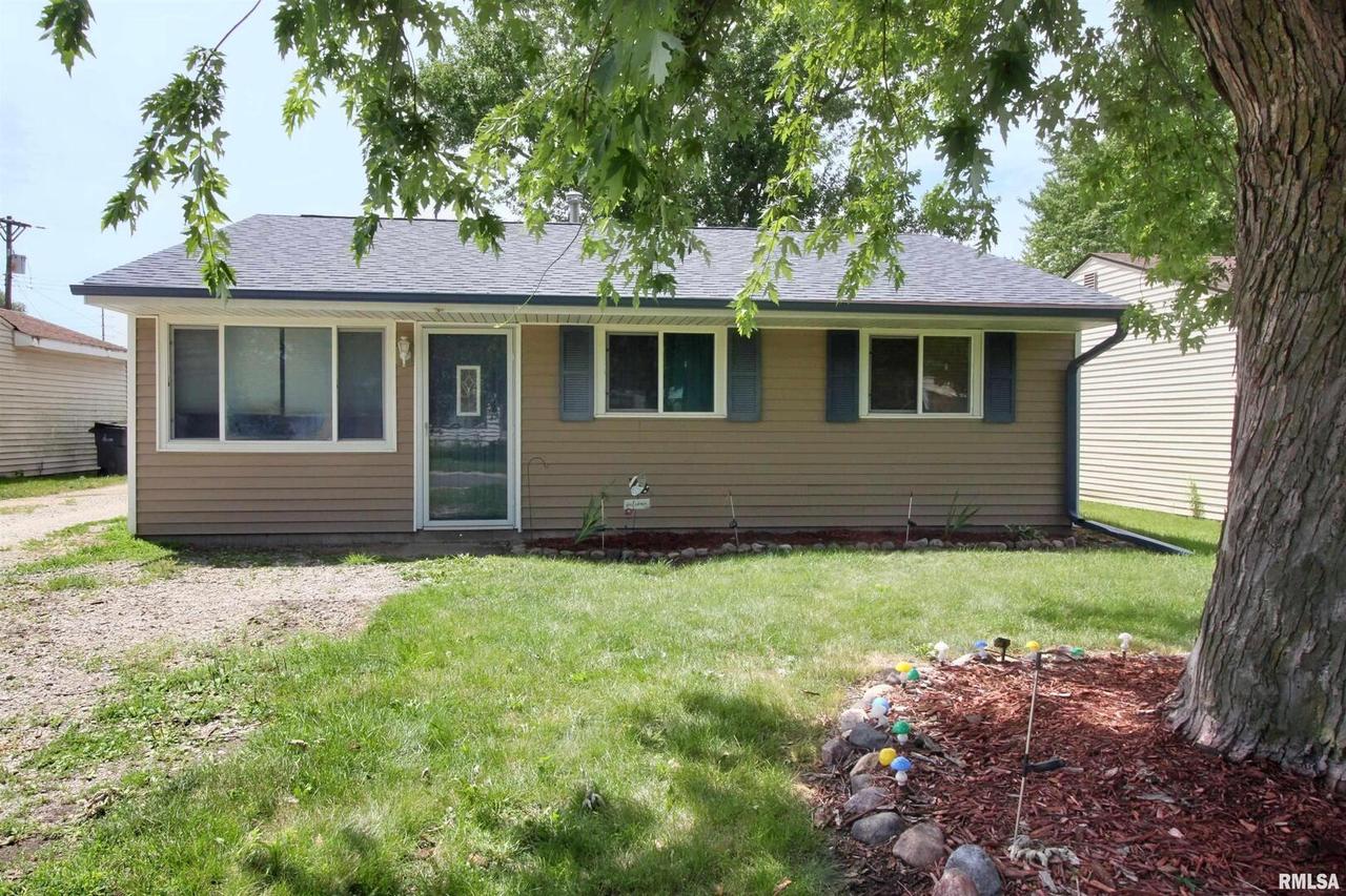 820 W 11th St., Milan, IL 61264