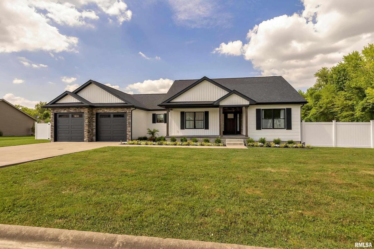 1209 Wildflower Ln., Herrin, IL 62948