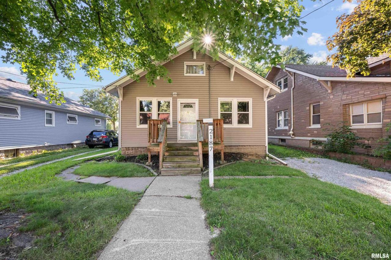 2187 18th St., East Moline, IL 61244