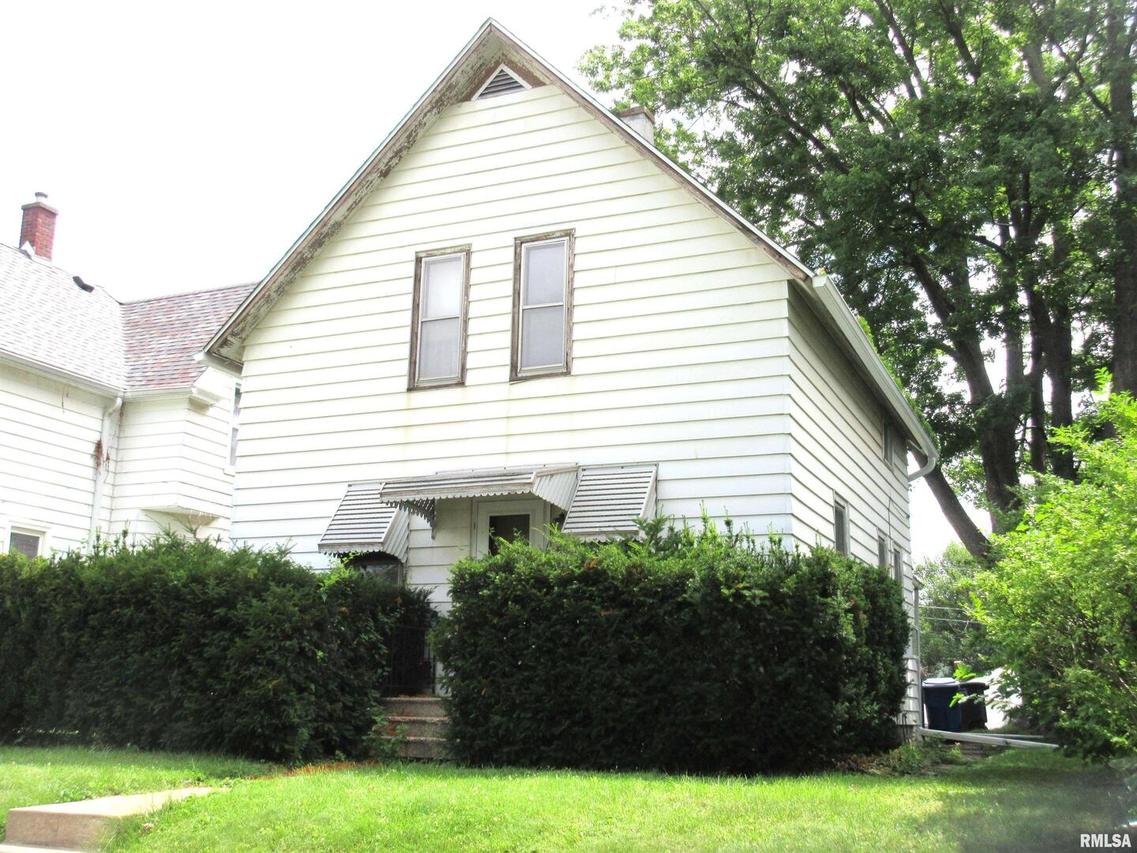 1718 11th St., Moline, IL 61265