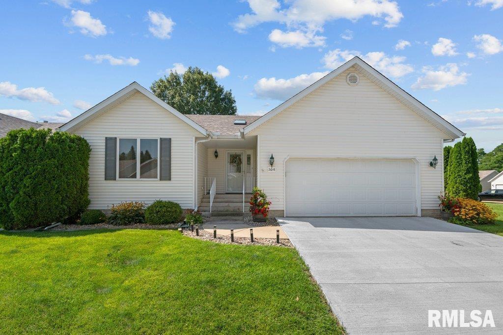 2016 Villa Pines Cir., Carbon Cliff, IL 61239