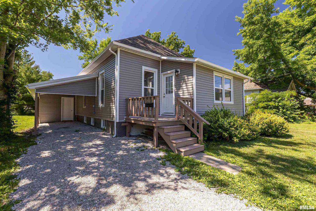 807 E Park St., Duquoin, IL 62832