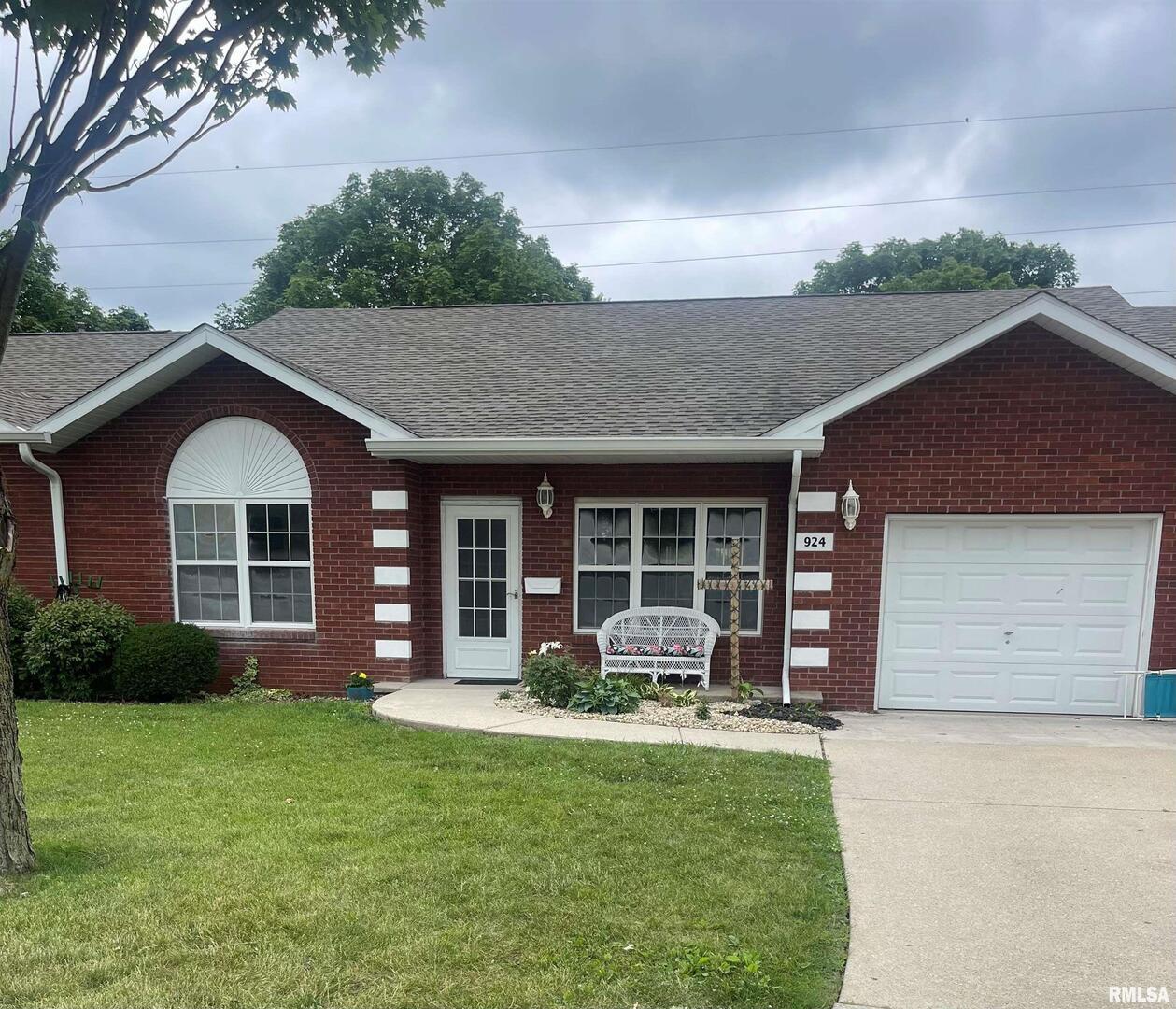 924 S Chicago St., Geneseo, IL 61254