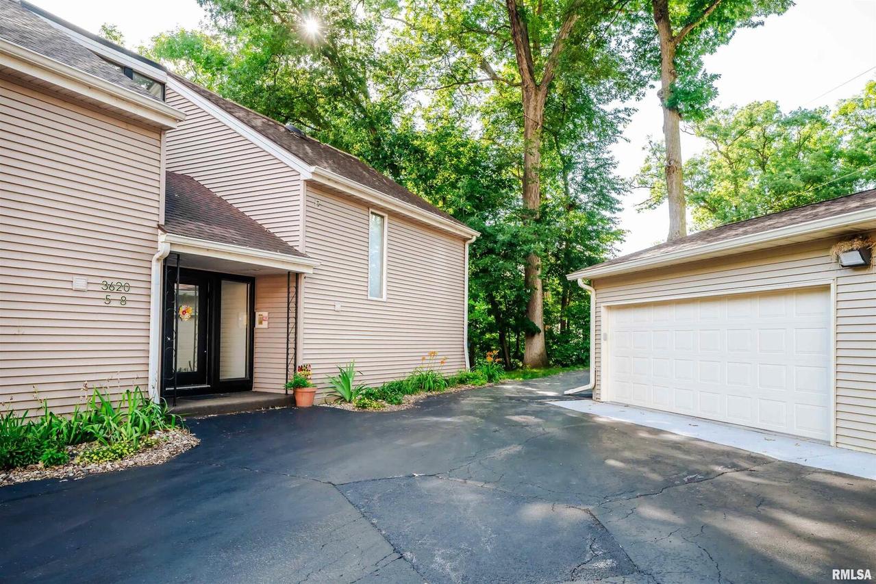 3620 38th St. #8, Rock Island, IL 61201