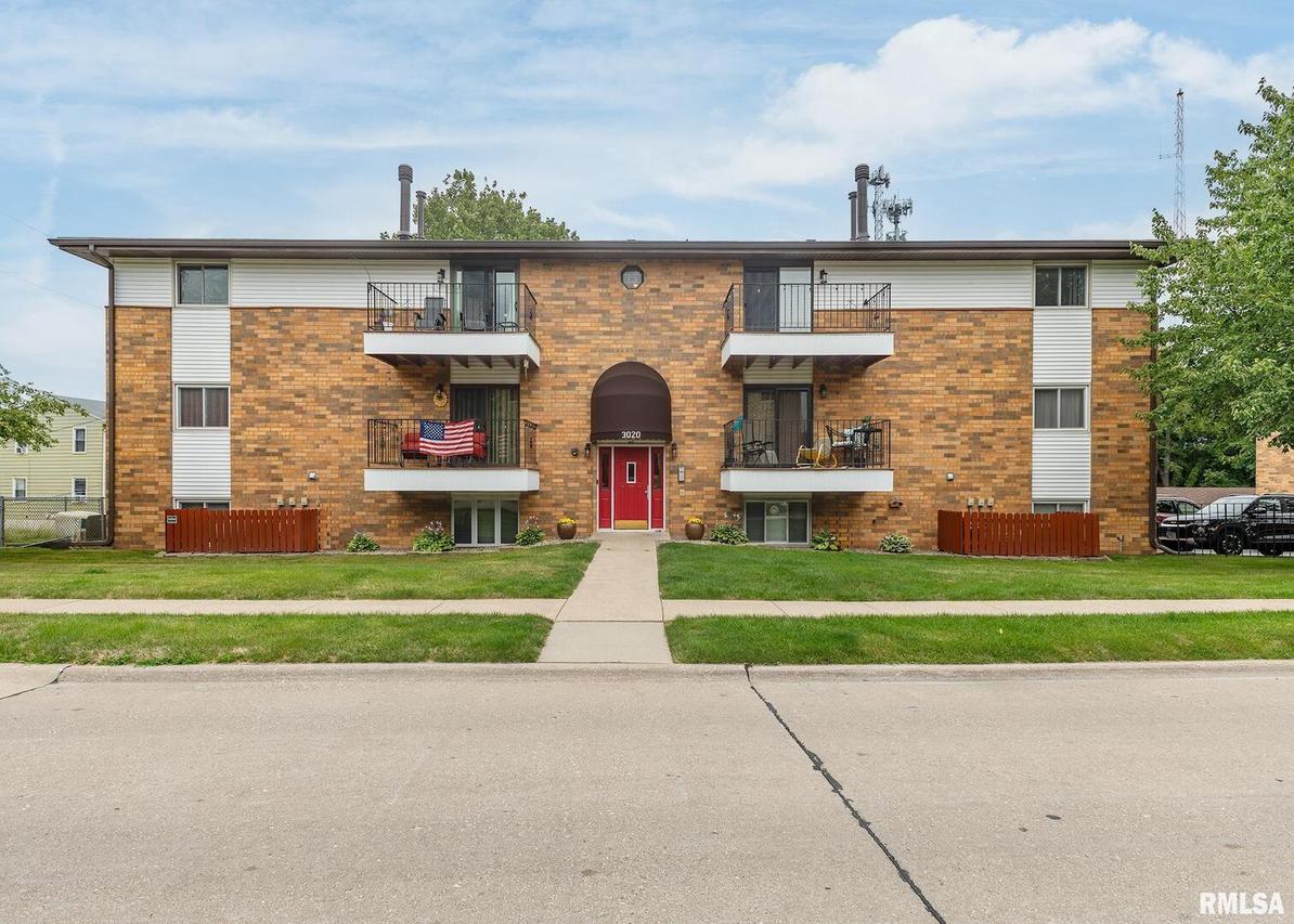 3020 4th St. #3, Moline, IL 61265