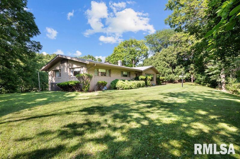 2800 River Heights Rd., Rock Island, IL 61201